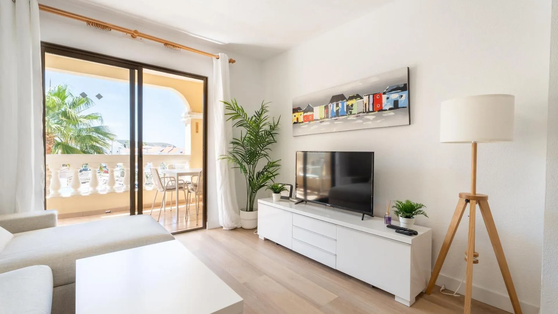 Castle Harbour Apartment With Heated Pool 로스크리스티아노스