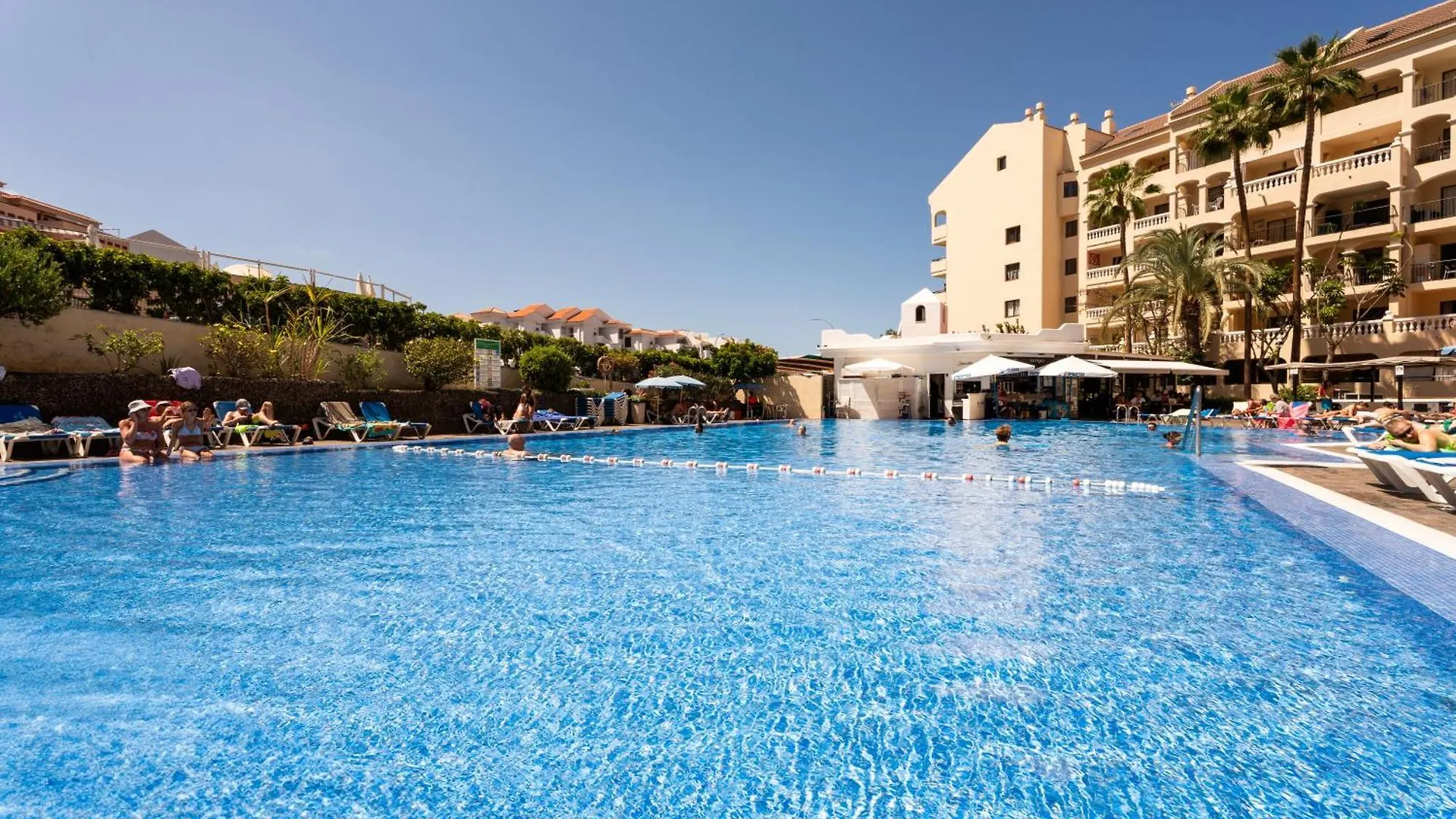 Castle Harbour Apartment With Heated Pool 로스크리스티아노스