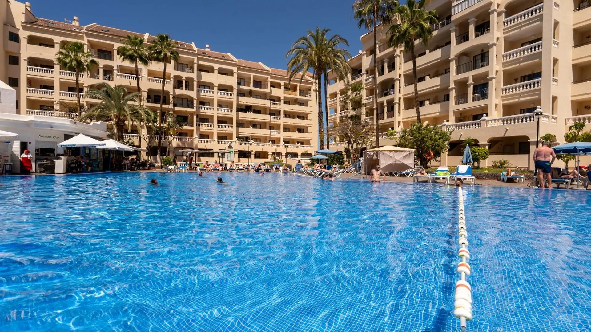 Castle Harbour Apartment With Heated Pool 로스크리스티아노스 스페인