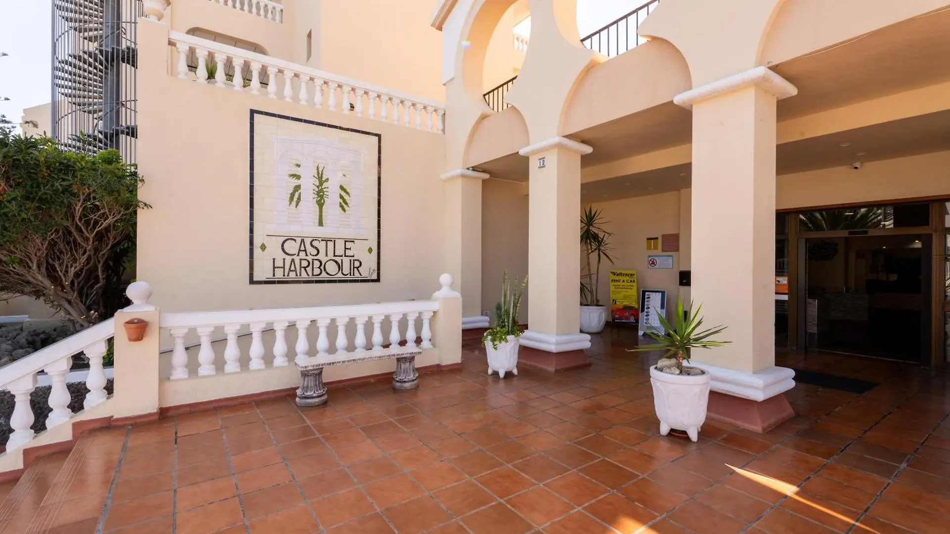 Castle Harbour Apartment With Heated Pool 로스크리스티아노스